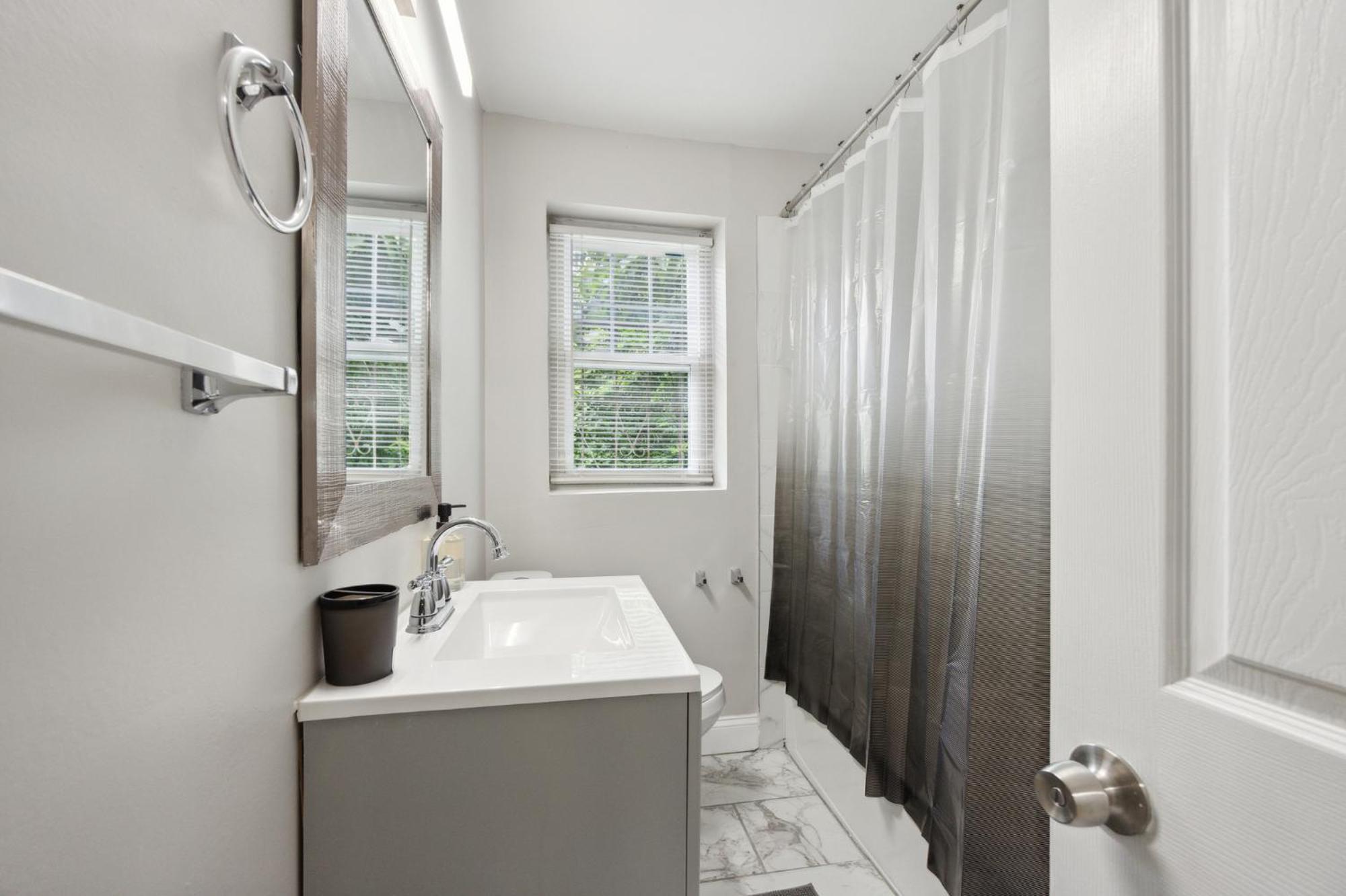 Apartment Wynnefield 1923-89, 2 Bd Garden Style