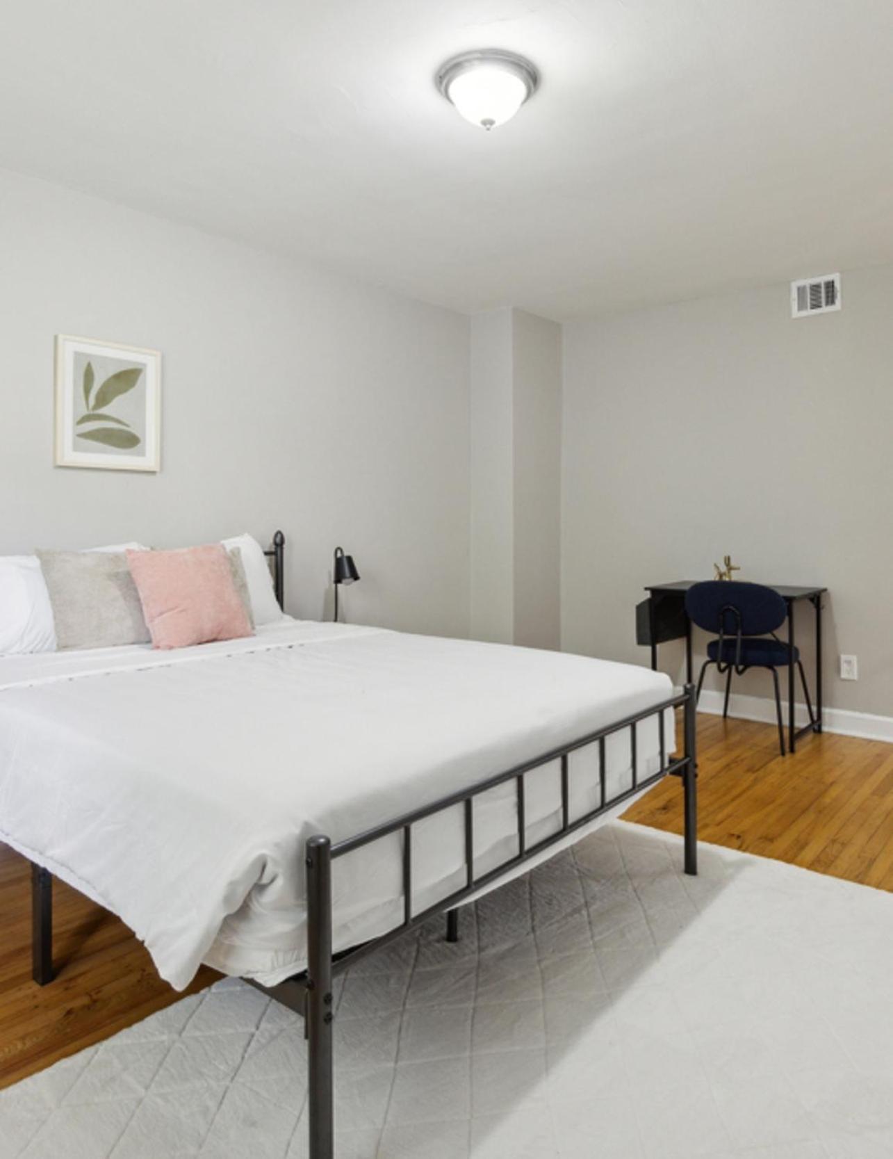 Apartment Wynnefield 1923-89, 2 Bd Garden Style Philadelphia